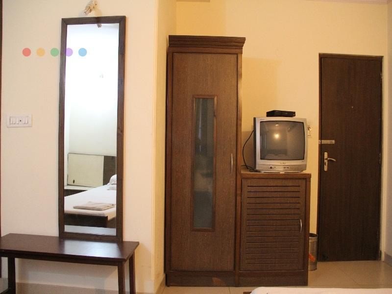 Vivek Hotel Neu-Delhi Exterior foto